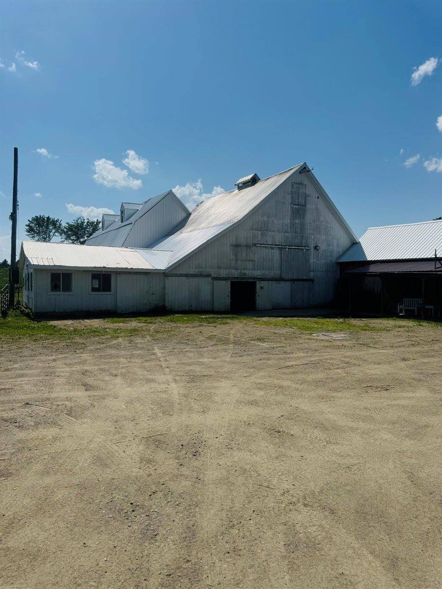 394 Main Road, Bradford, ME 04410