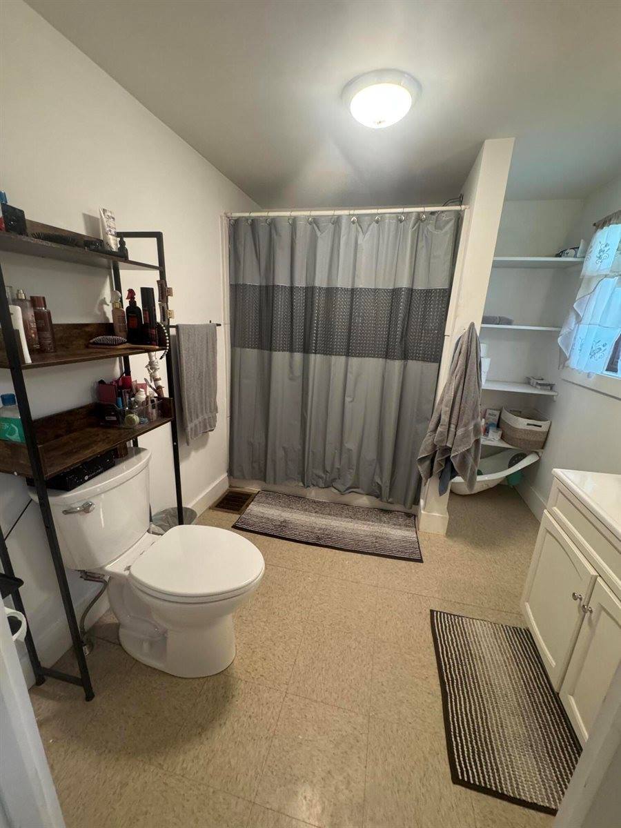 394 Main Road, Bradford, ME 04410