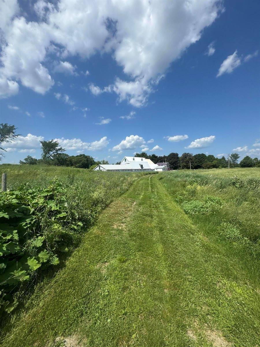 394 Main Road, Bradford, ME 04410