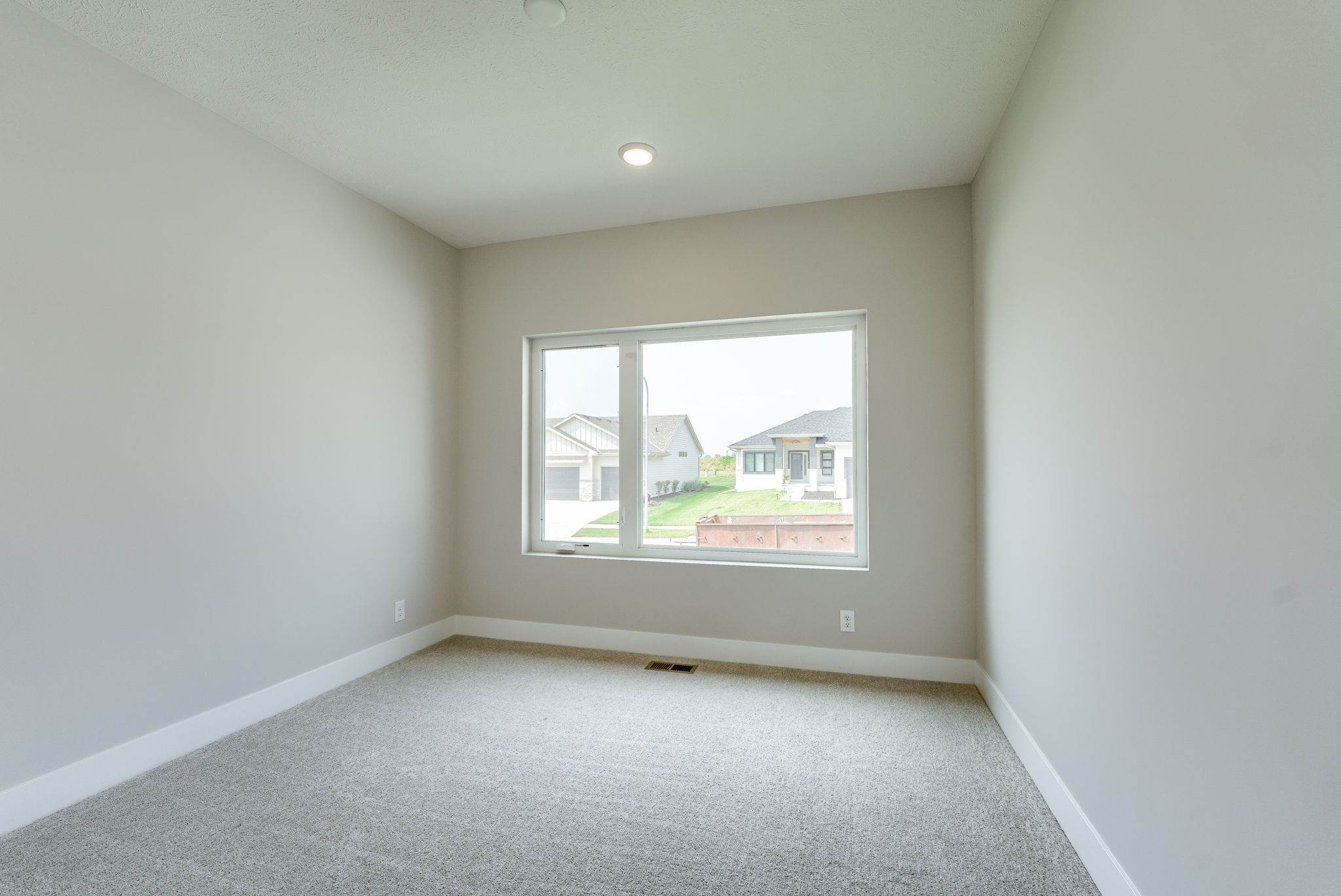 21127 Jessie Avenue, Elkhorn, NE 68022