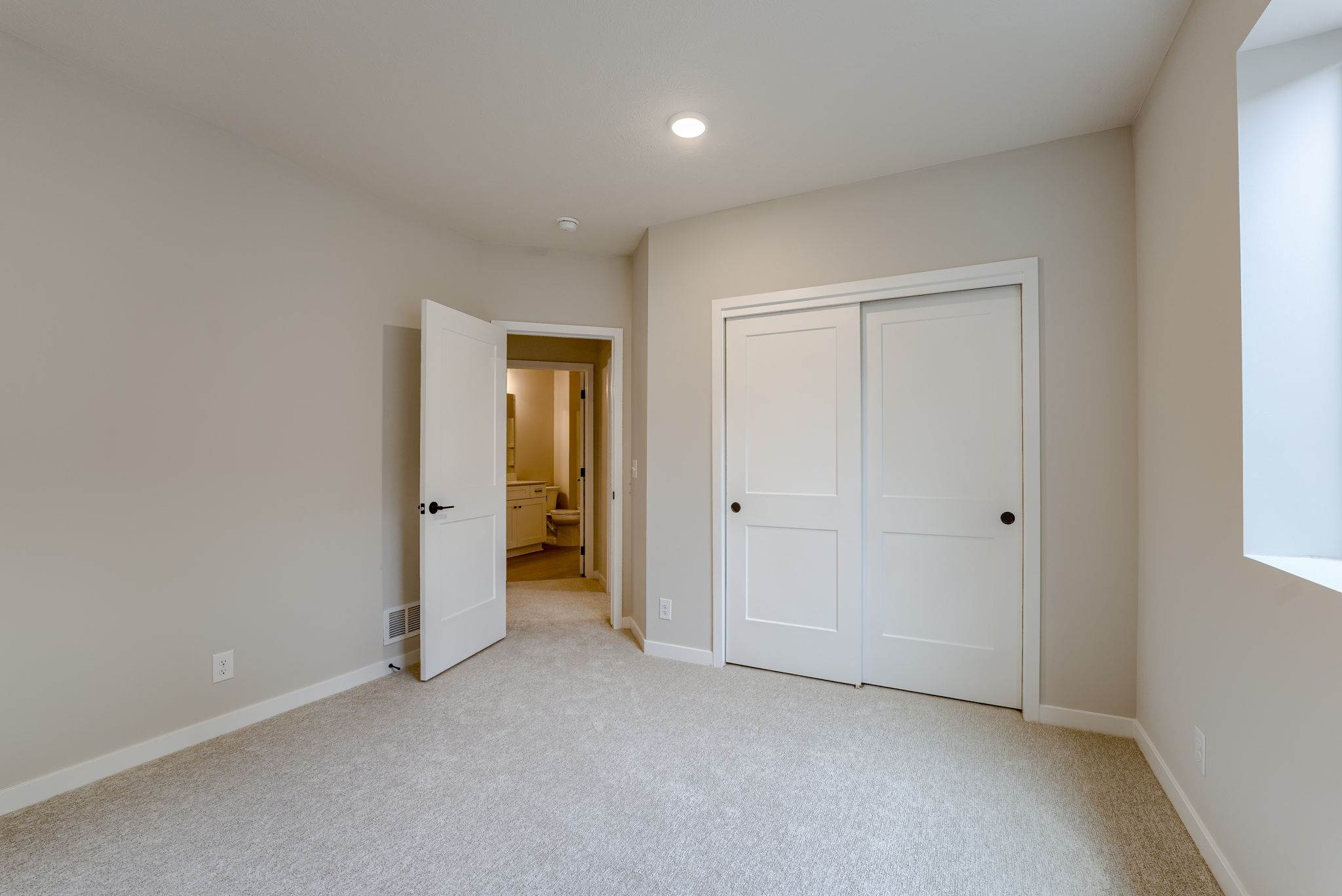 21127 Jessie Avenue, Elkhorn, NE 68022