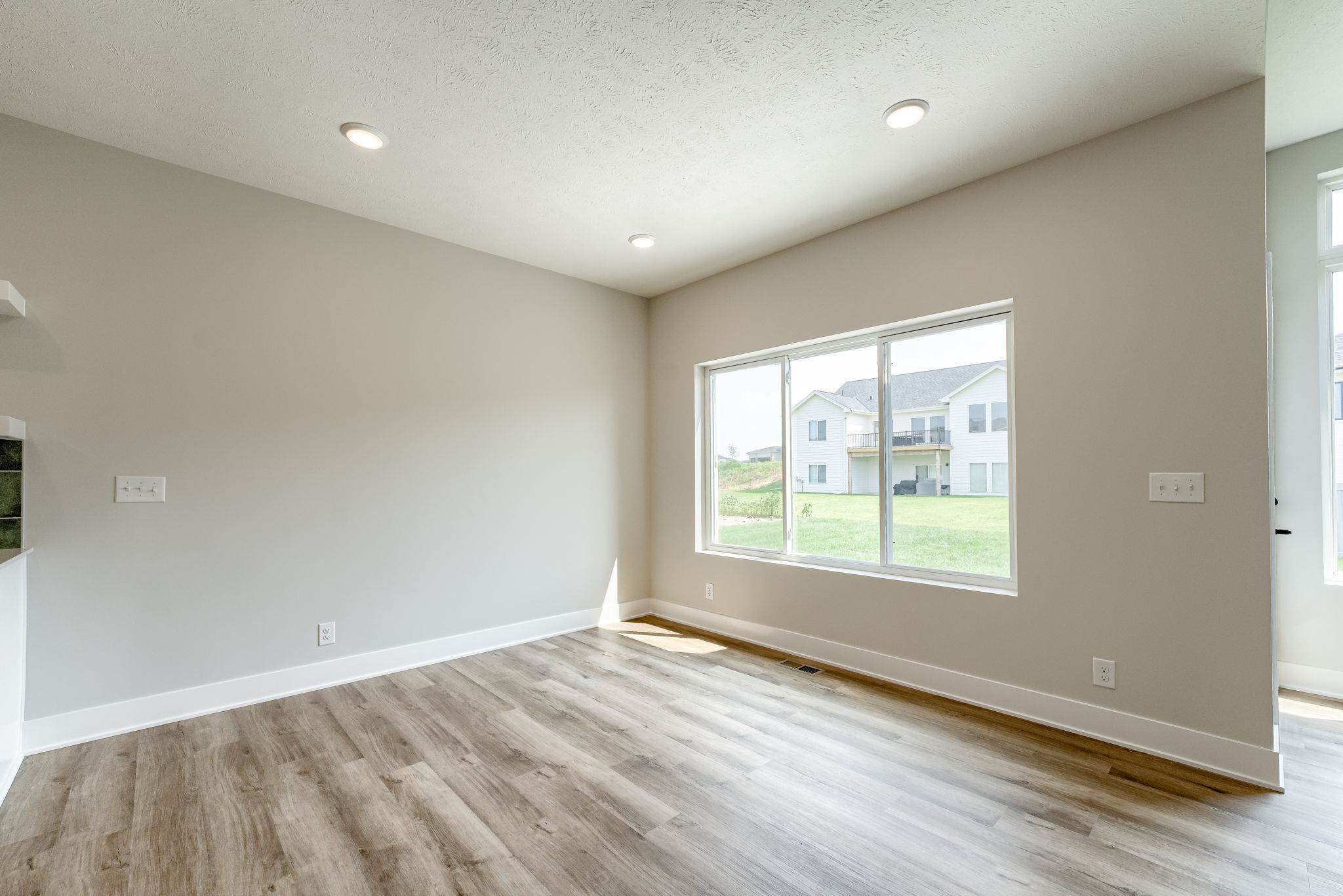 21127 Jessie Avenue, Elkhorn, NE 68022