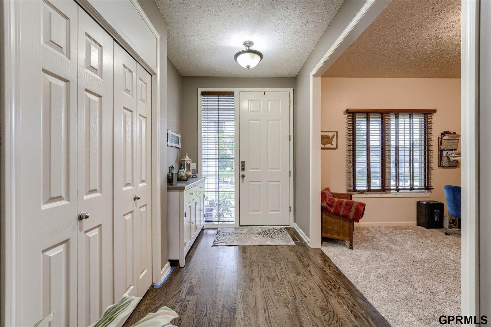 16009 Curtis Avenue, Omaha, NE 68116