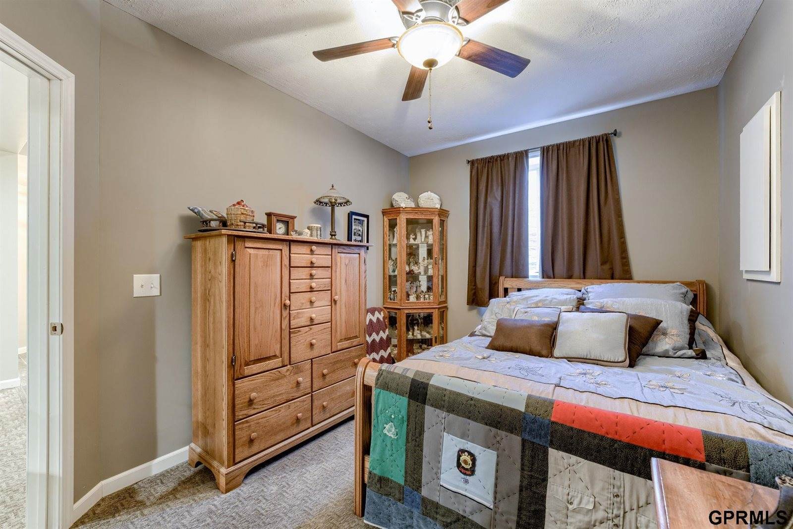 16009 Curtis Avenue, Omaha, NE 68116