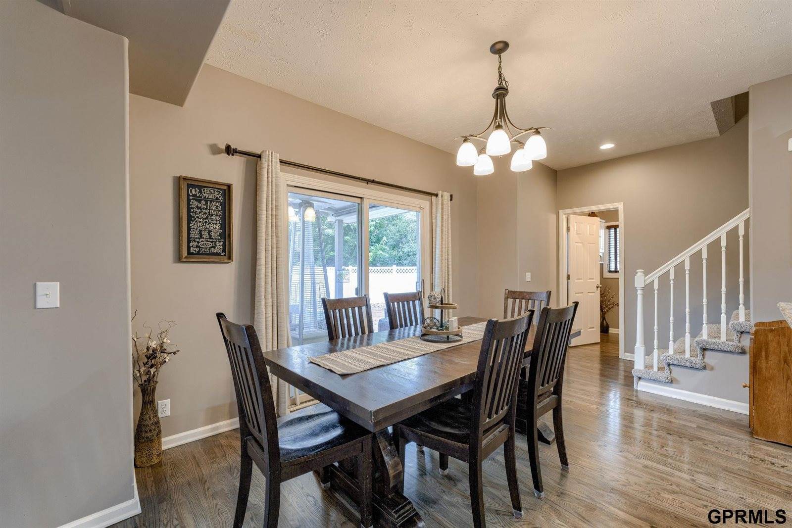 16009 Curtis Avenue, Omaha, NE 68116