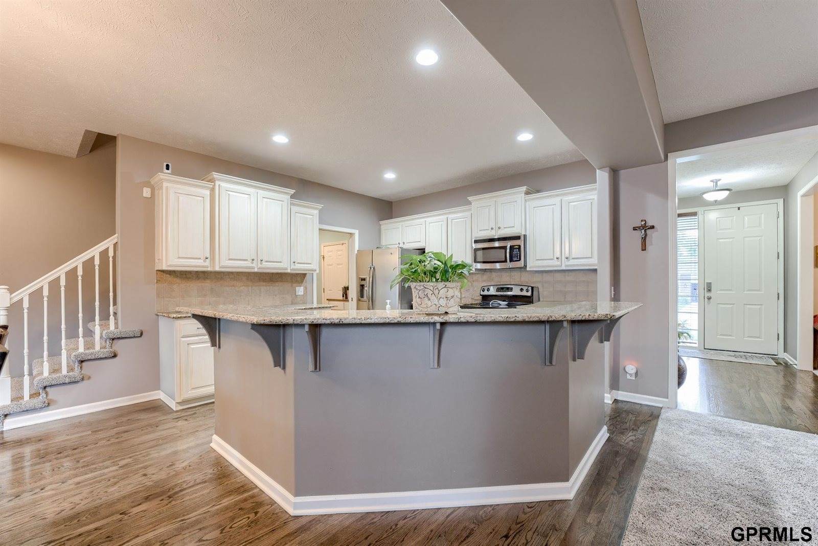 16009 Curtis Avenue, Omaha, NE 68116