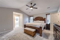 16009 Curtis Avenue, Omaha, NE 68116