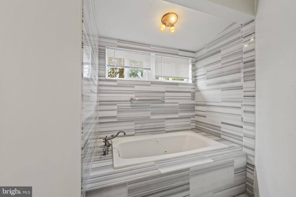 7125 Fairbrook Road, Baltimore, MD 21244