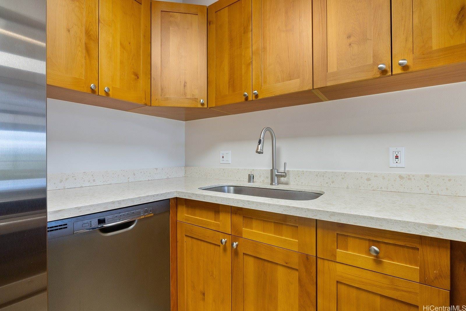 3138 Waialae Avenue, Honolulu, HI 96816