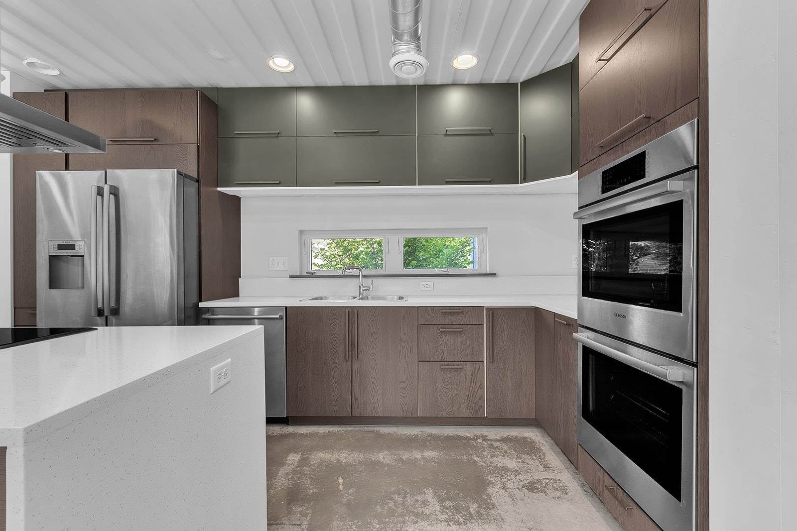 5520 West Cedar Crest Court, Appleton, WI 54914