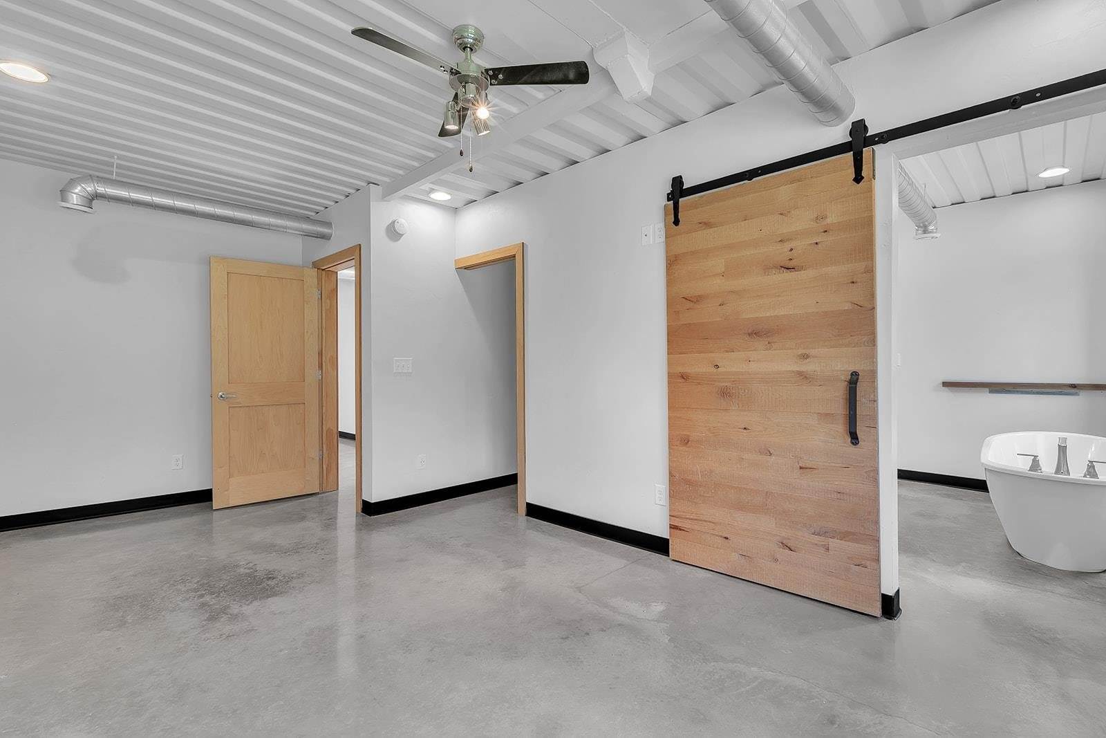 5520 West Cedar Crest Court, Appleton, WI 54914