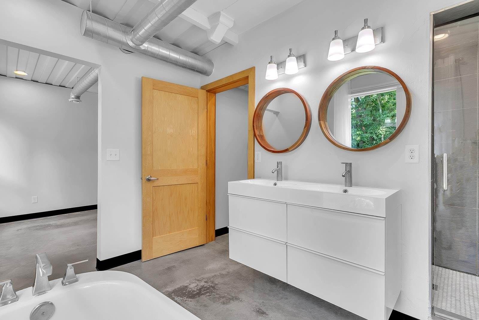 5520 West Cedar Crest Court, Appleton, WI 54914