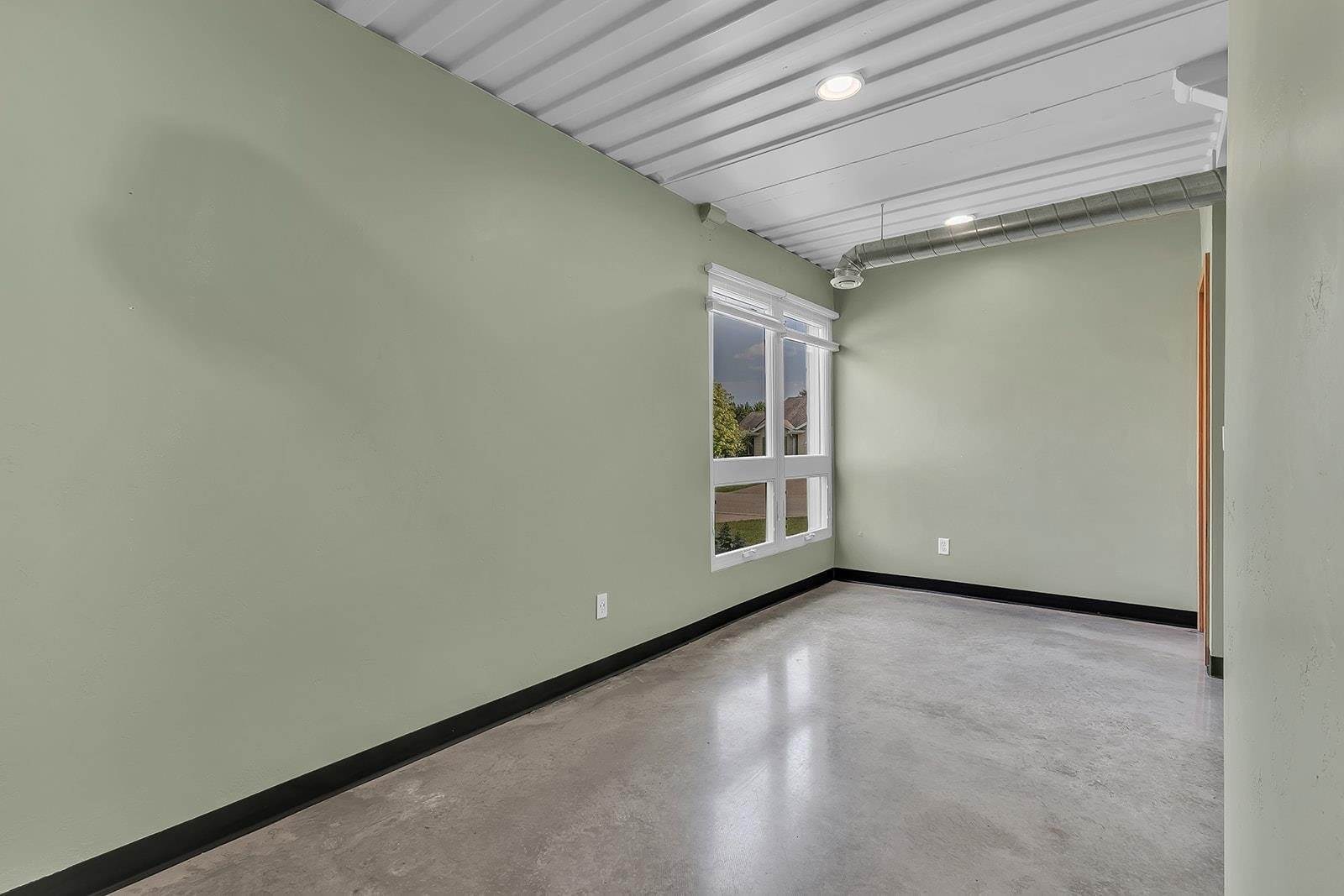 5520 West Cedar Crest Court, Appleton, WI 54914