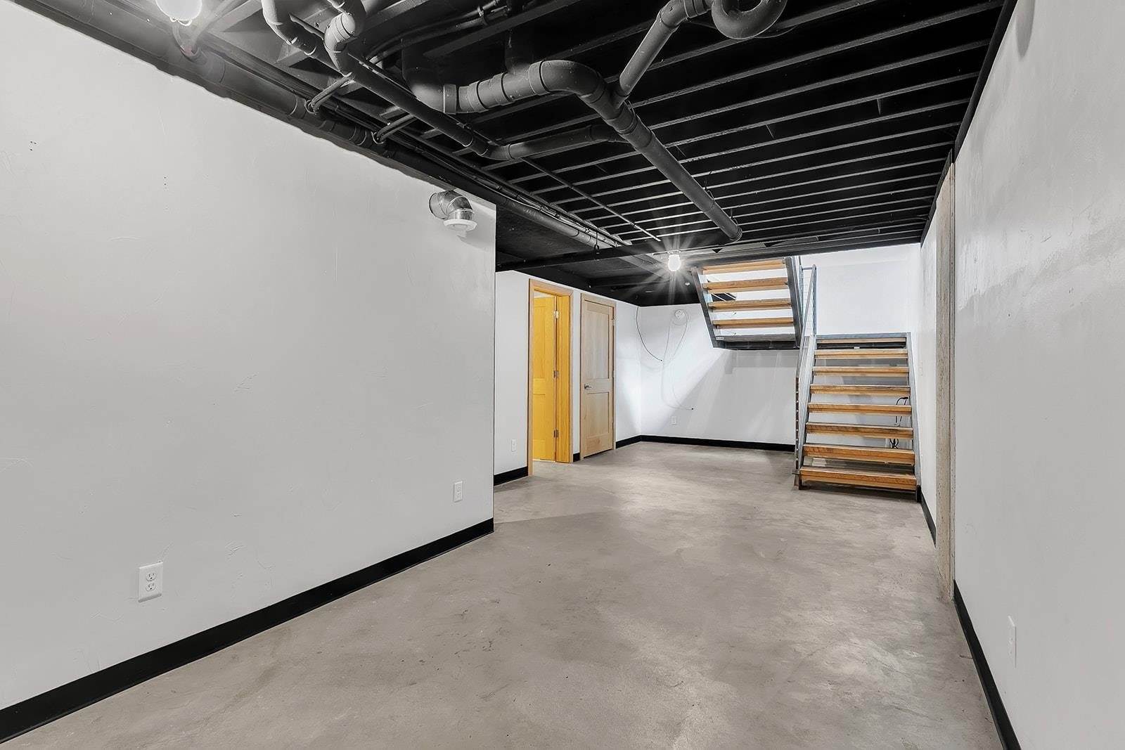 5520 West Cedar Crest Court, Appleton, WI 54914