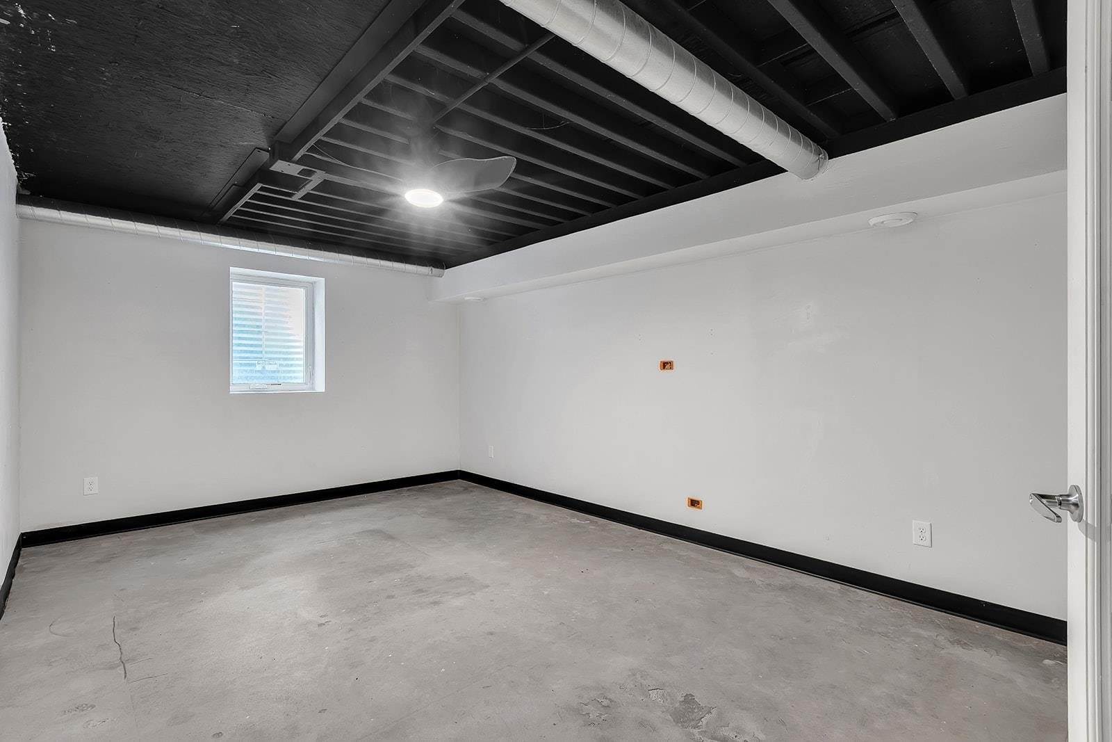 5520 West Cedar Crest Court, Appleton, WI 54914