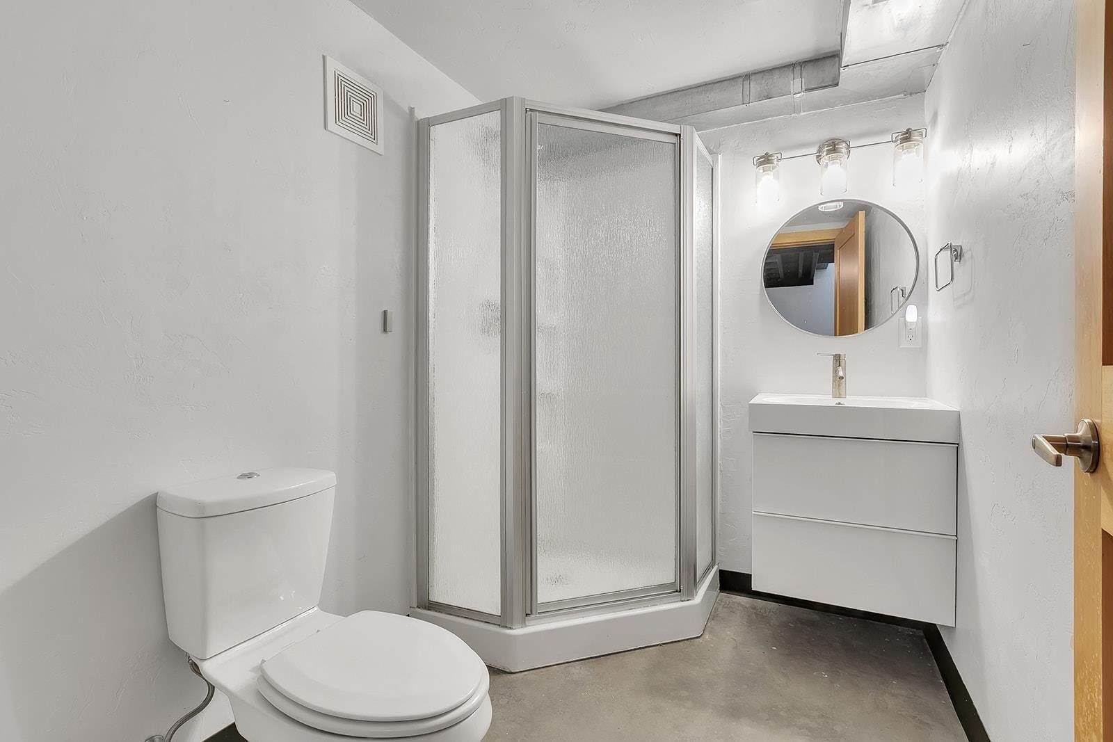 5520 West Cedar Crest Court, Appleton, WI 54914