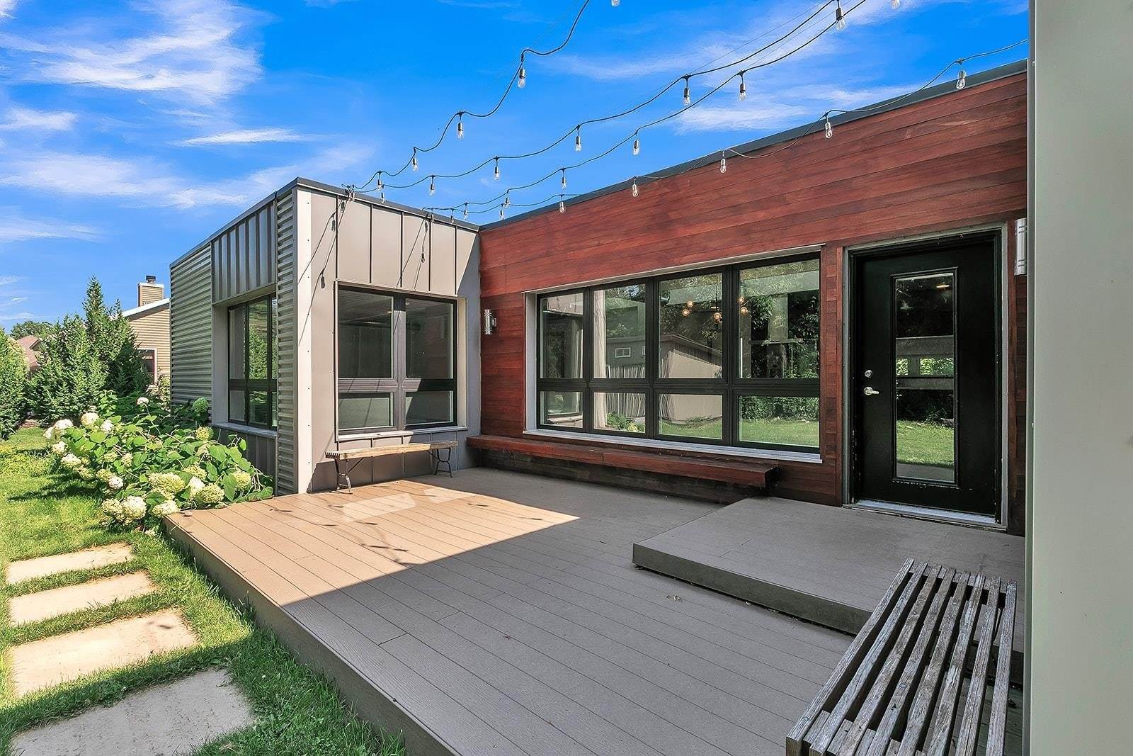 5520 West Cedar Crest Court, Appleton, WI 54914