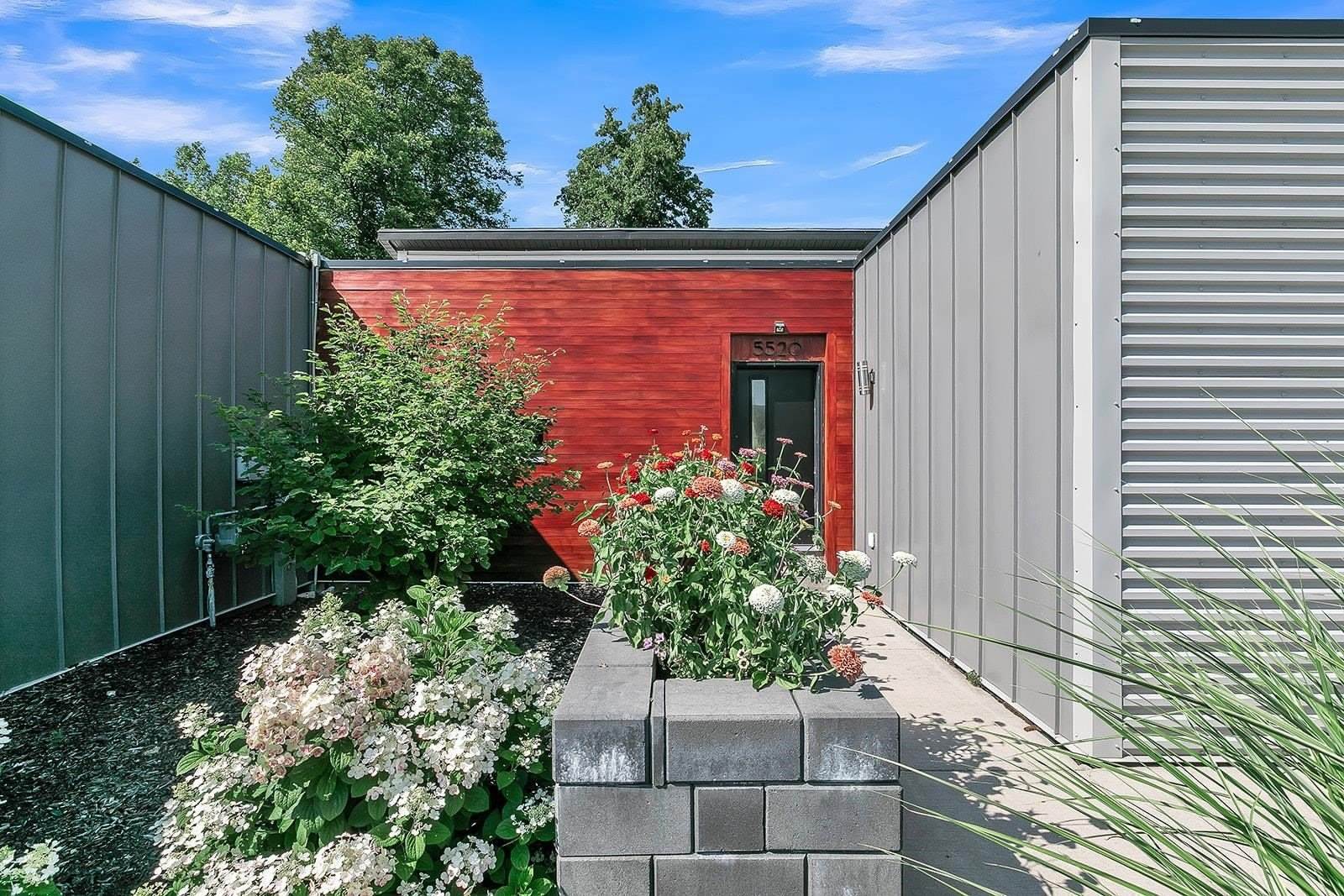 5520 West Cedar Crest Court, Appleton, WI 54914