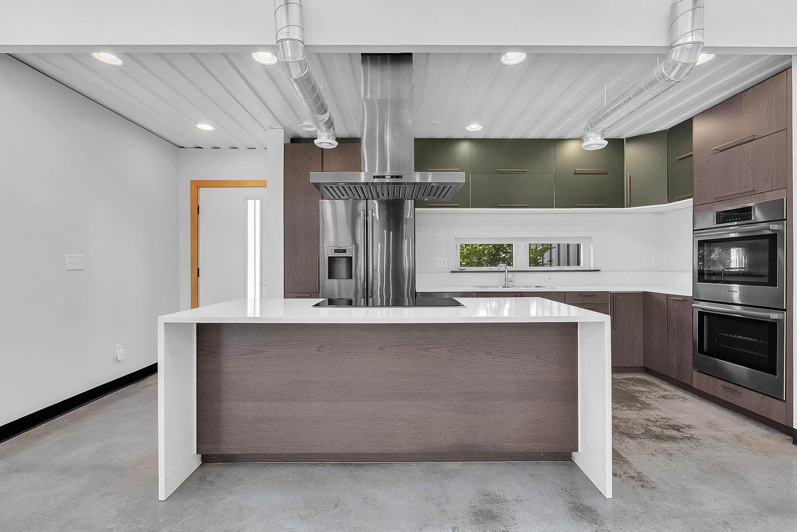 5520 West Cedar Crest Court, Appleton, WI 54914