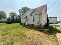 209 E Arnold St., Marshfield, WI 54449
