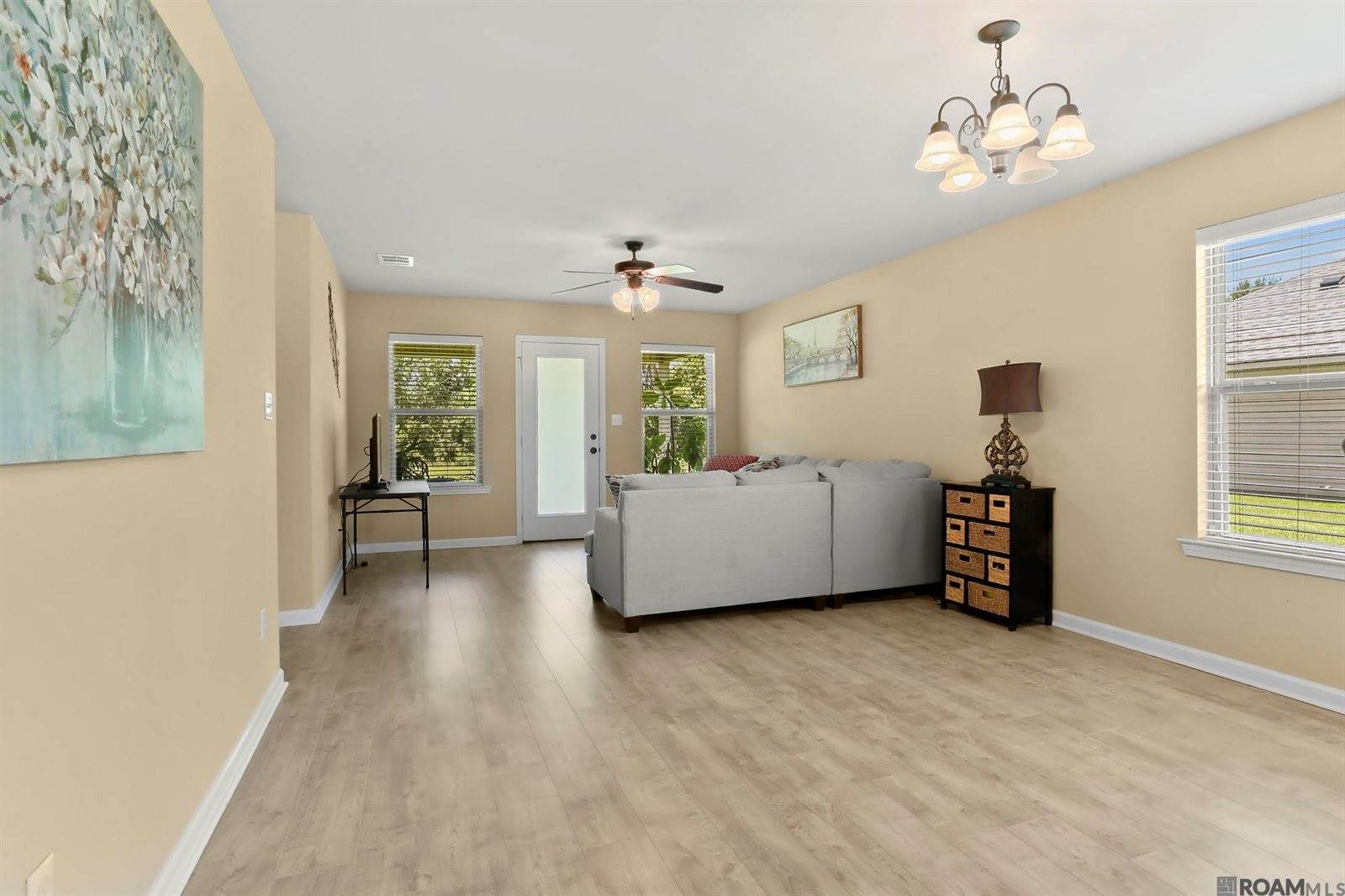 39474 Old Cornerstone Ct, Prairieville, LA 70769