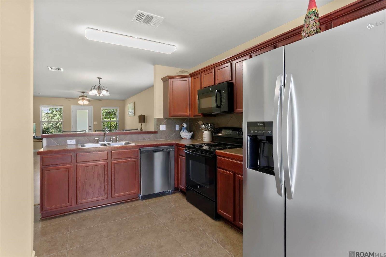 39474 Old Cornerstone Ct, Prairieville, LA 70769