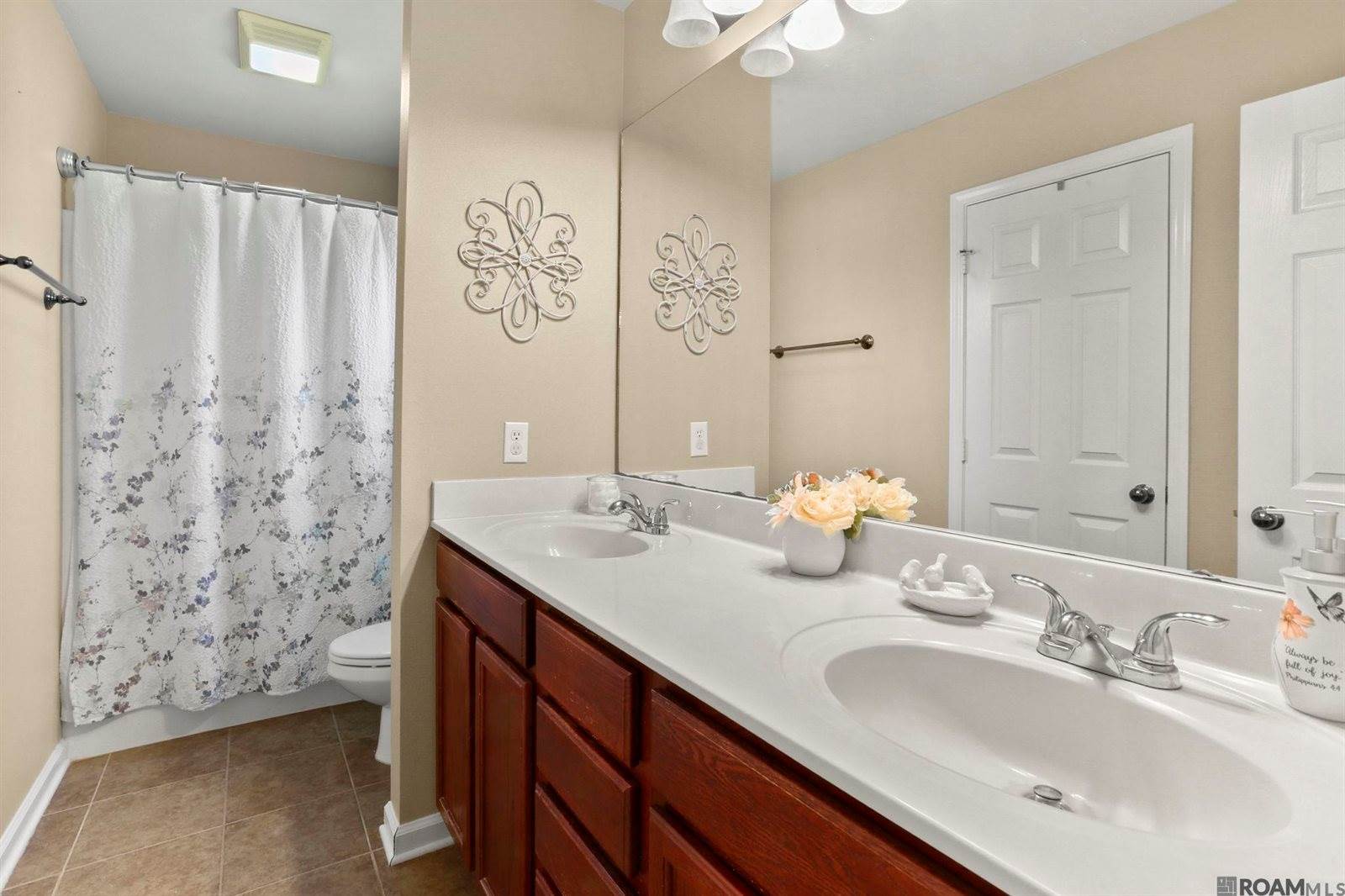 39474 Old Cornerstone Ct, Prairieville, LA 70769