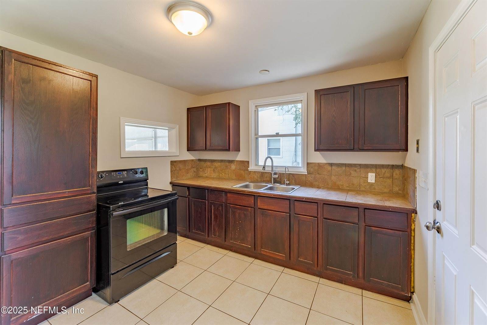 8073 Oakwood Street, Jacksonville, FL 32208