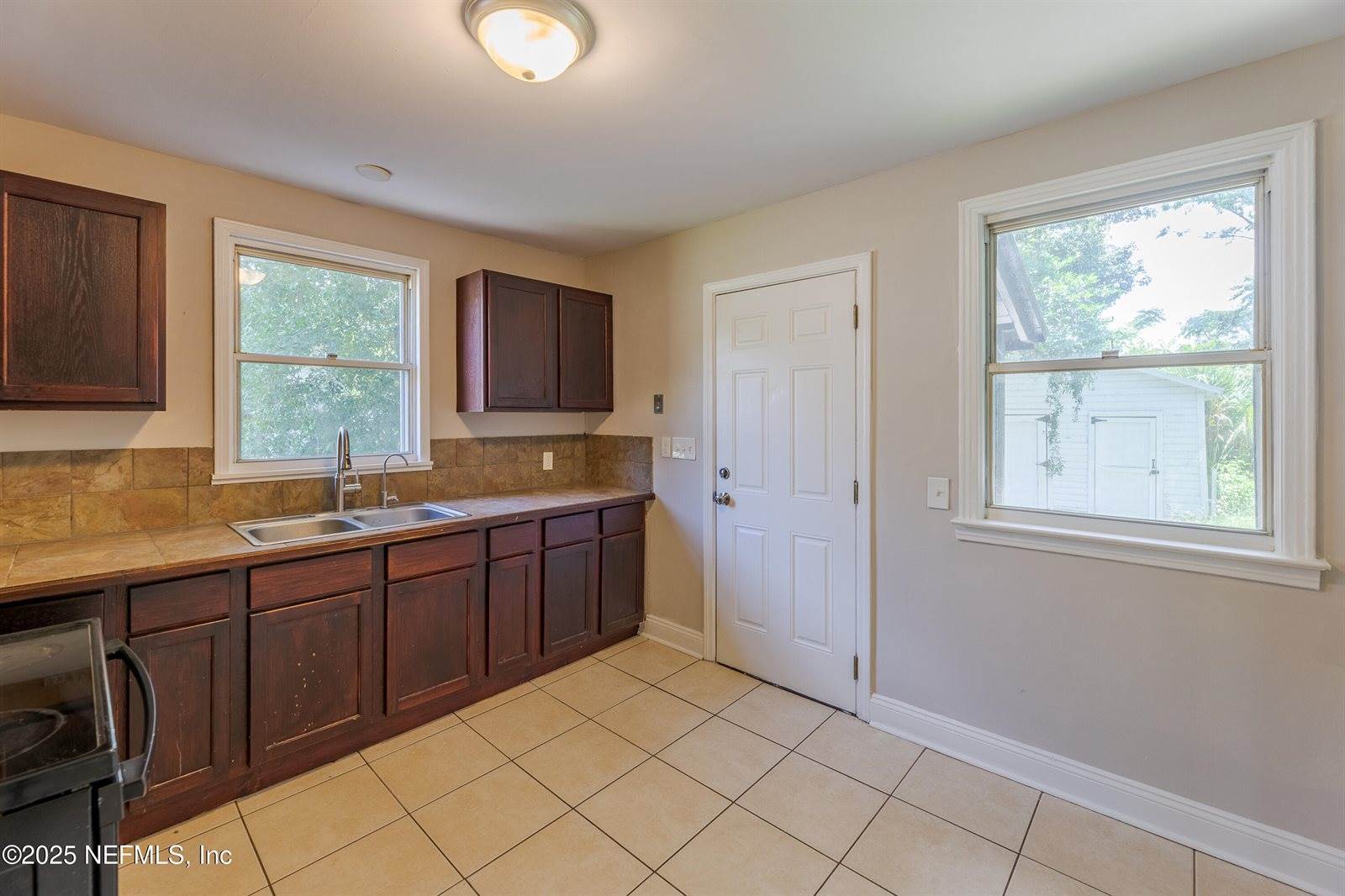 8073 Oakwood Street, Jacksonville, FL 32208