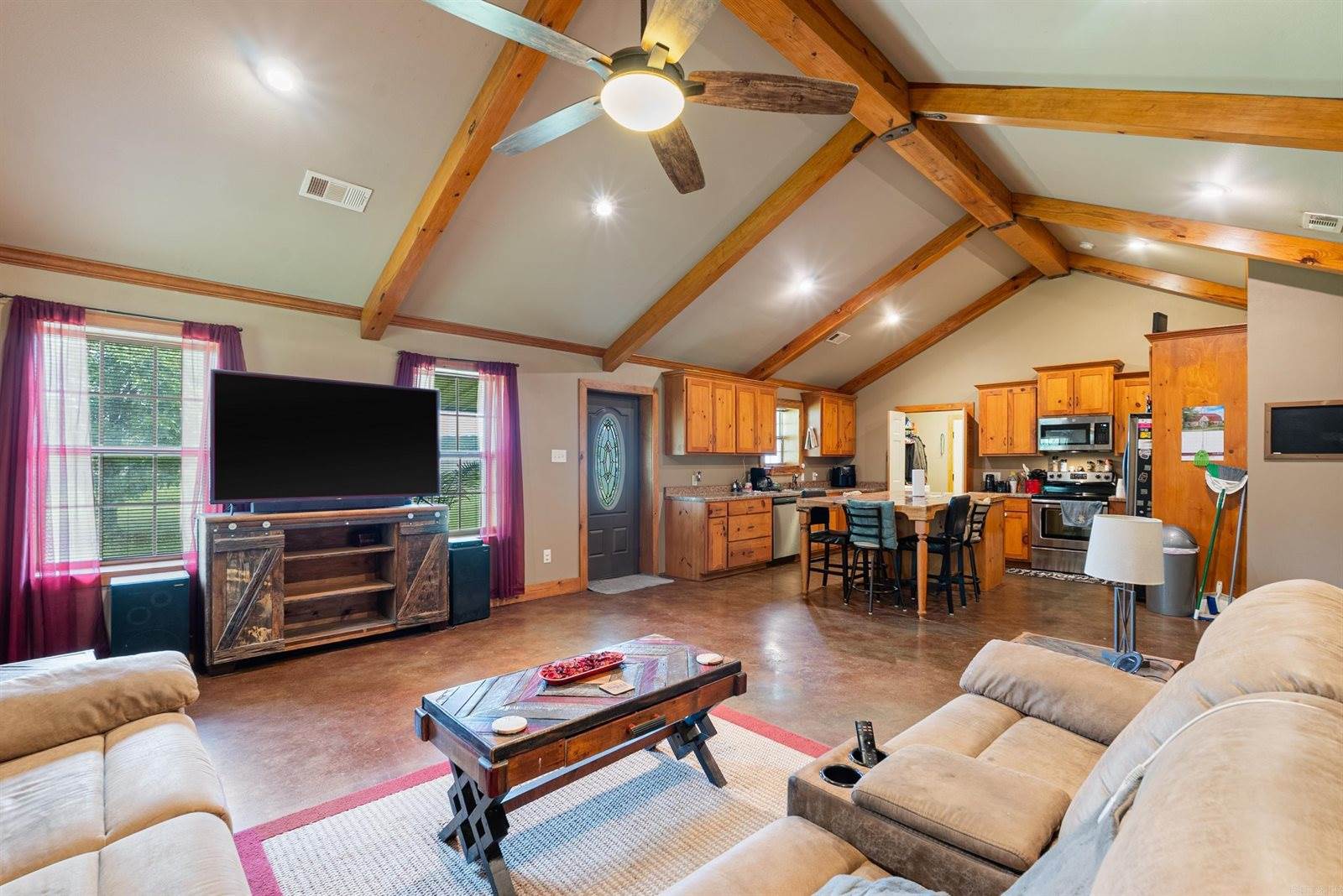 688 Main Street, Conway, AR 72032