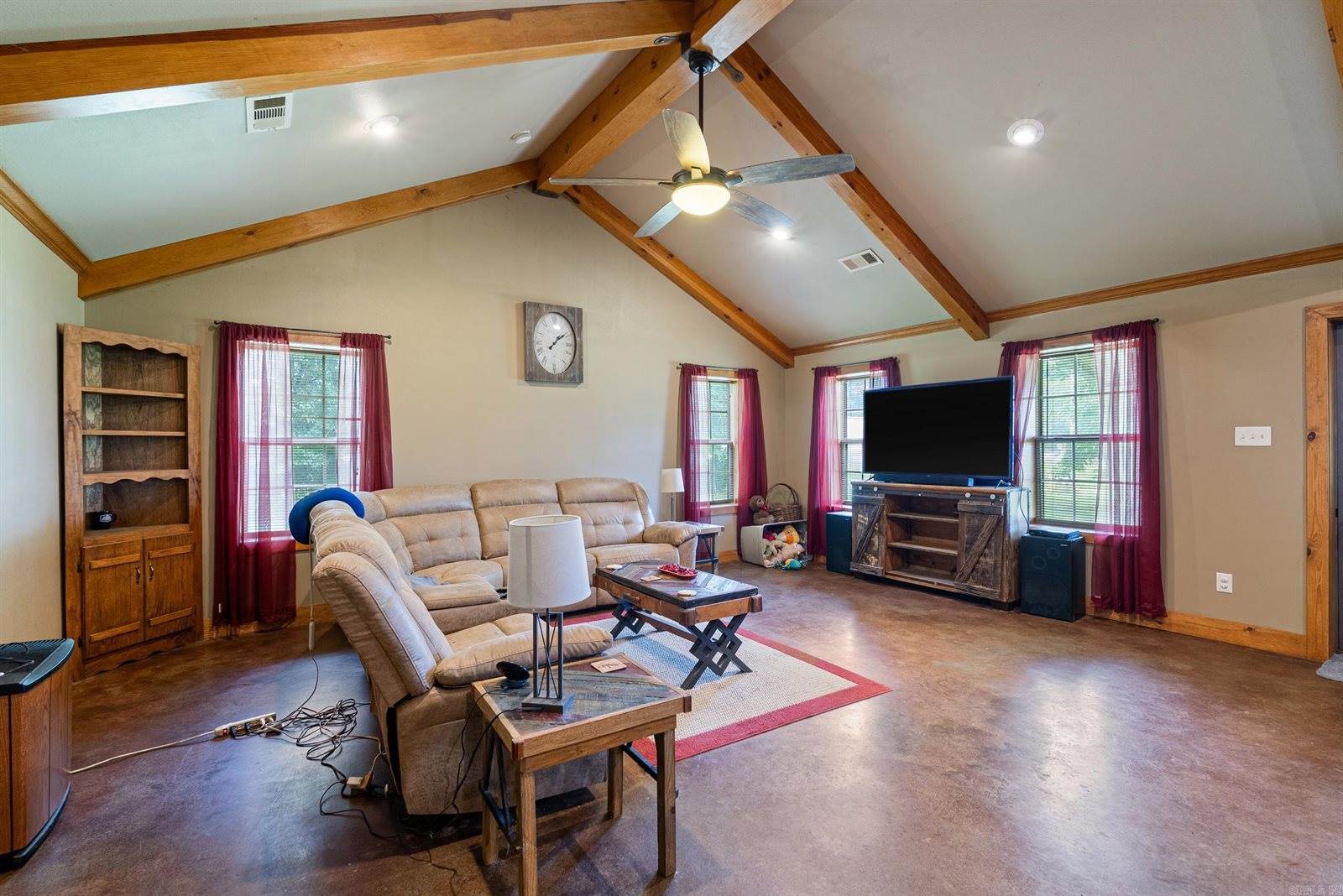 688 Main Street, Conway, AR 72032