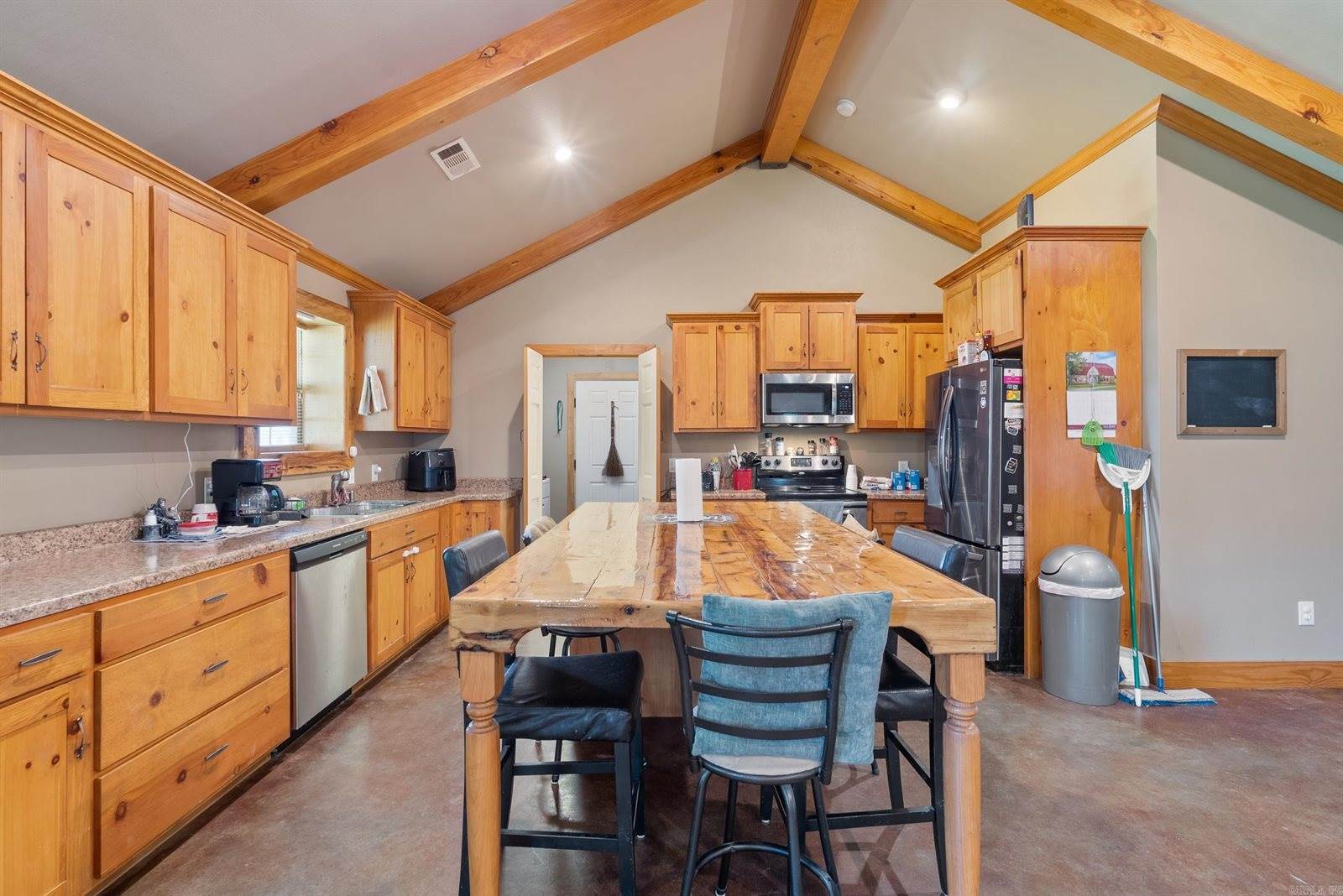 688 Main Street, Conway, AR 72032