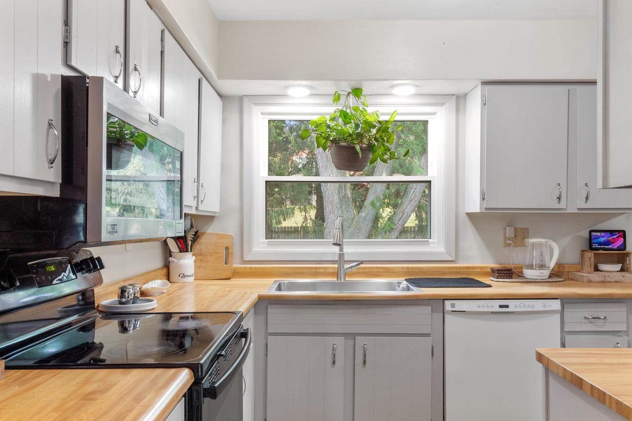 620 Acker Parkway, Deforest, WI 53532