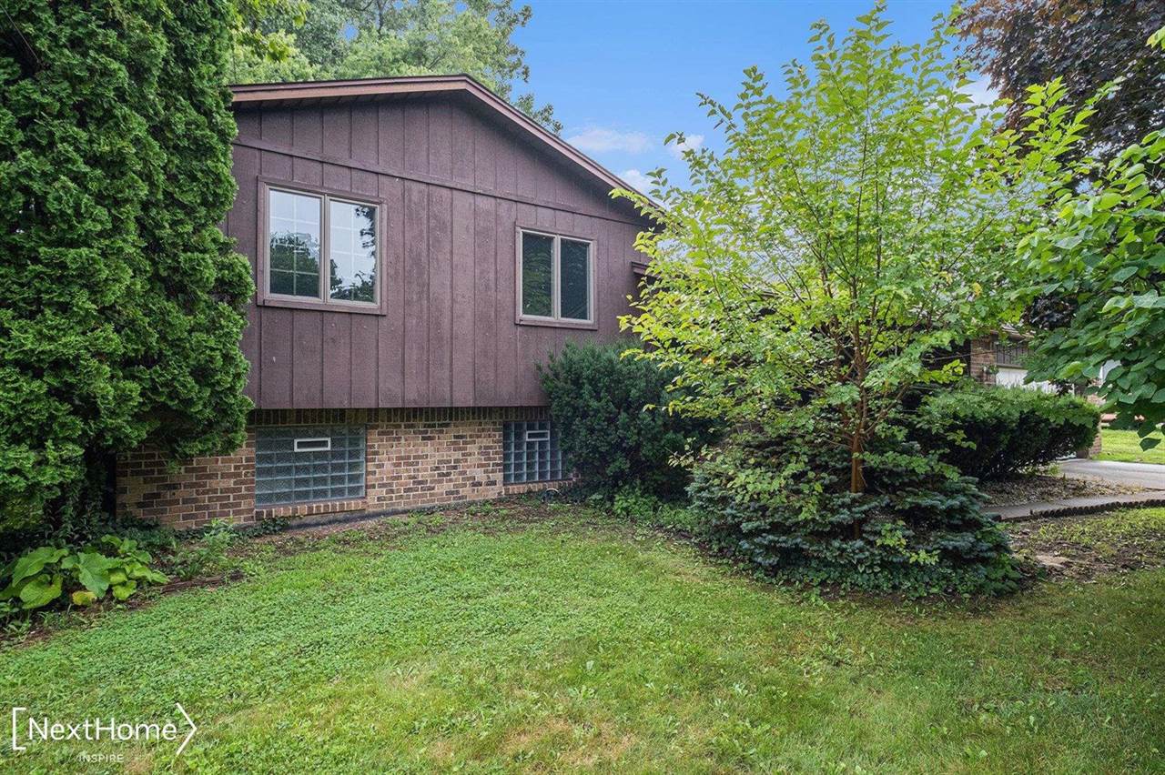 7415 Green Valley Drive, Grand Blanc, MI 48439