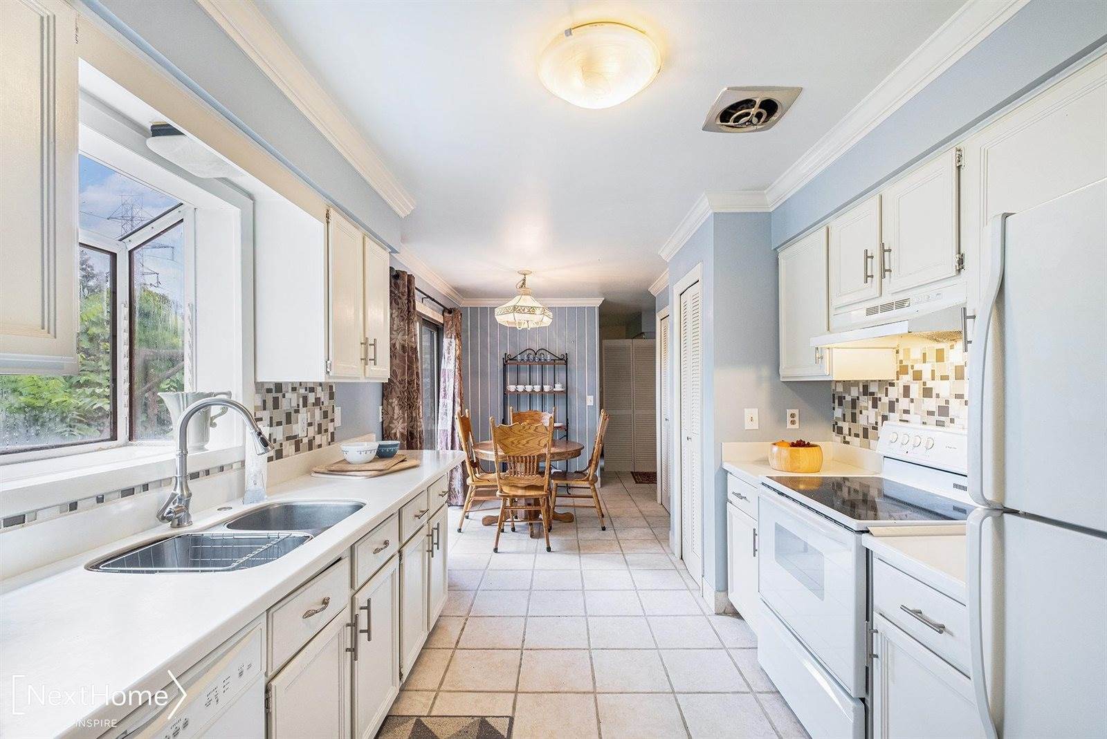 7415 Green Valley Drive, Grand Blanc, MI 48439