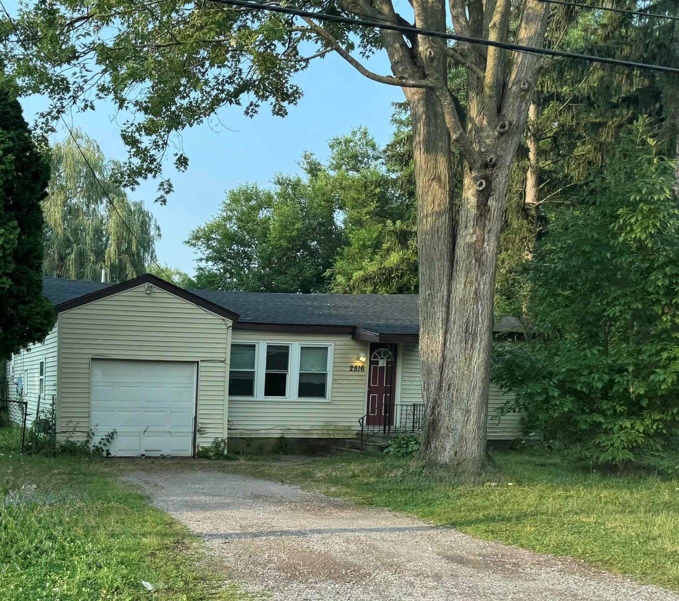 2516 Kansas Avenue, Saginaw, MI 48601