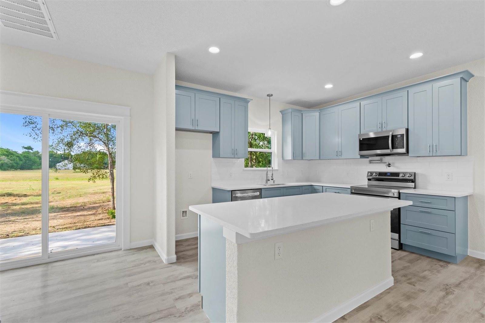 408 Griffin St, Luling, TX 78648