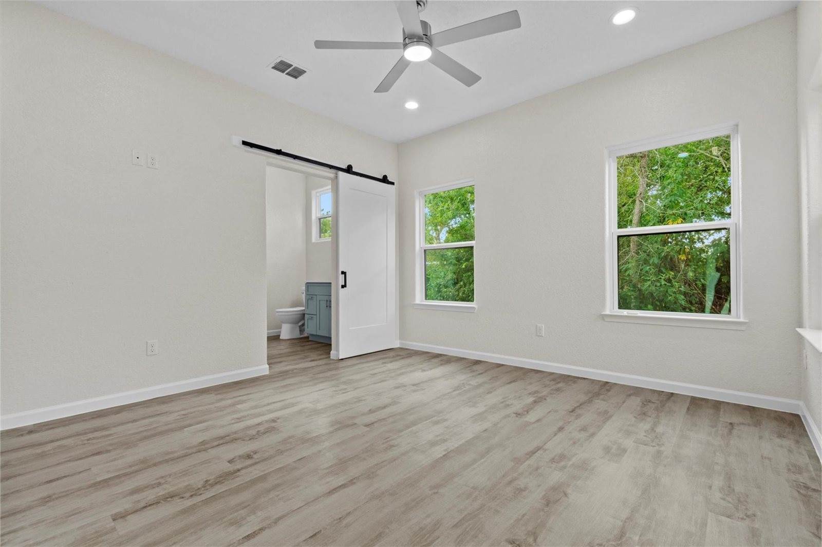 408 Griffin St, Luling, TX 78648