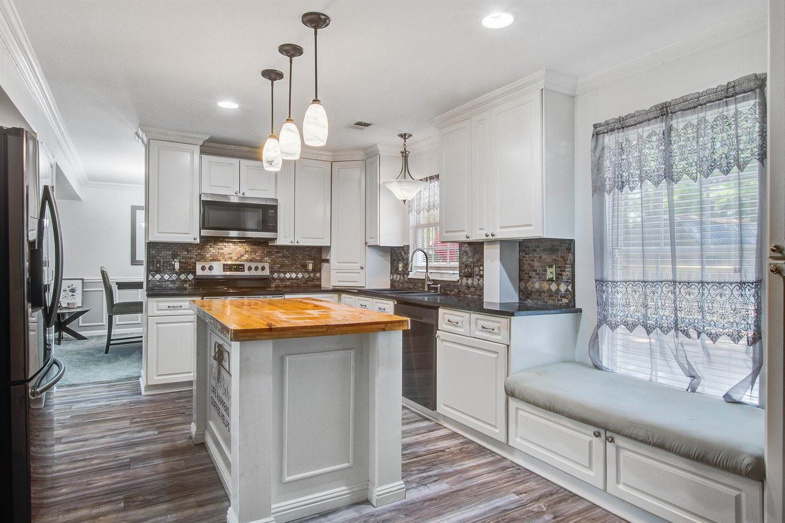 8105 Halifax Way, North Charleston, SC 29420