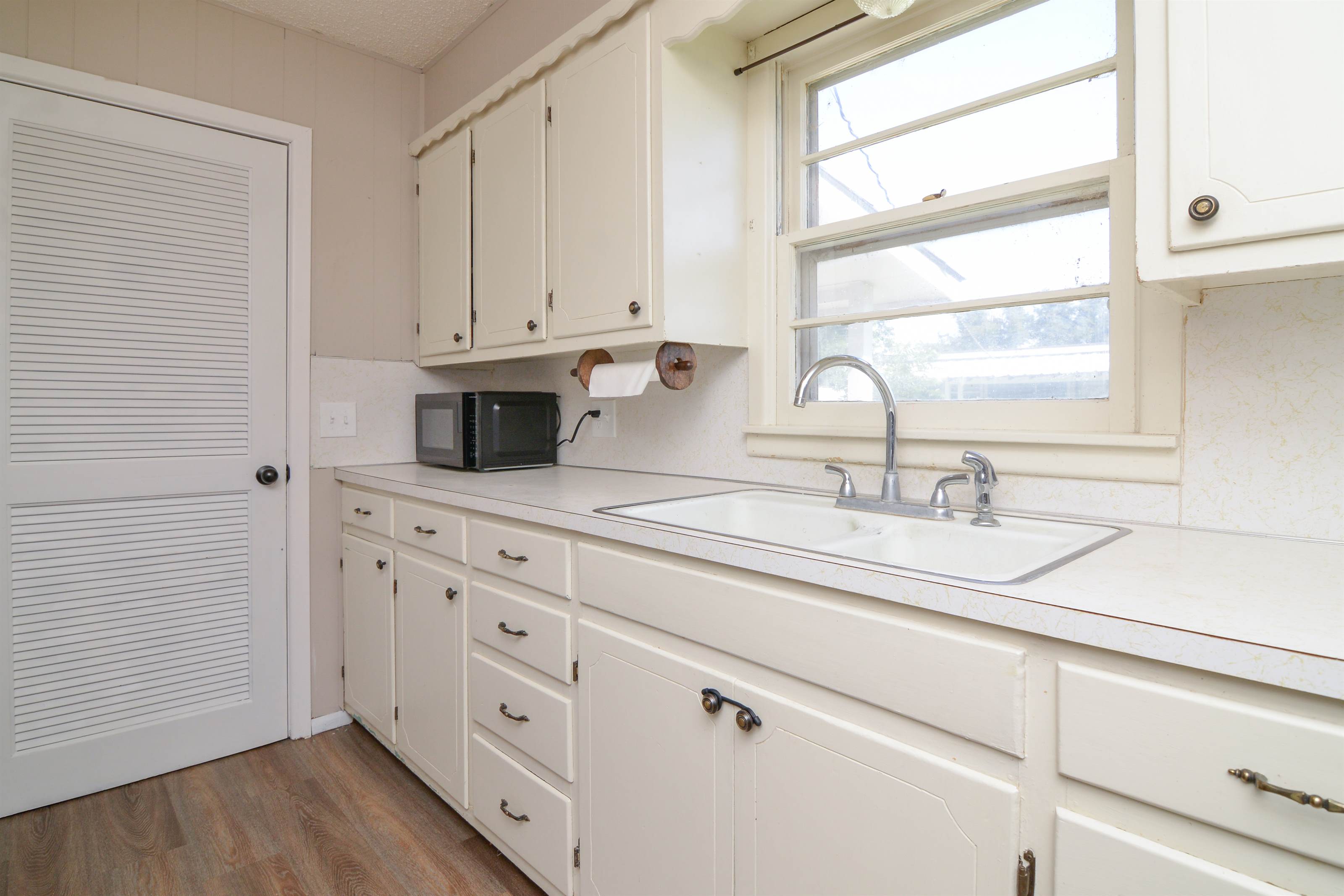 308 W Ellwood Boulevard, Anton, TX 79313