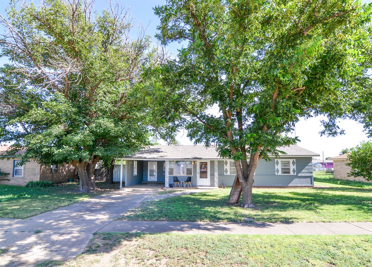 308 W Ellwood Boulevard, Anton, TX 79313