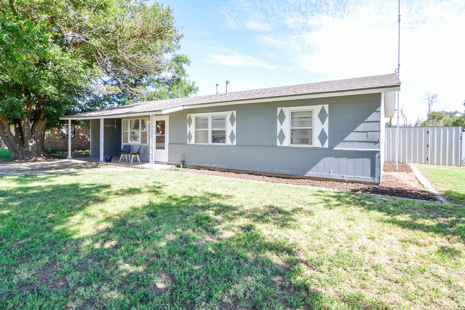 308 W Ellwood Boulevard, Anton, TX 79313