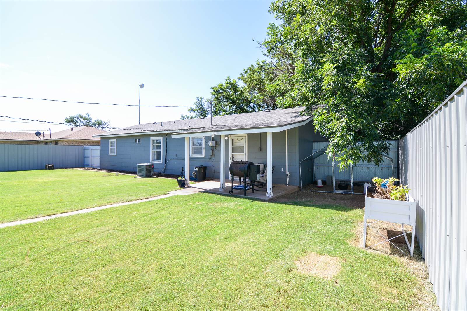 308 W Ellwood Boulevard, Anton, TX 79313