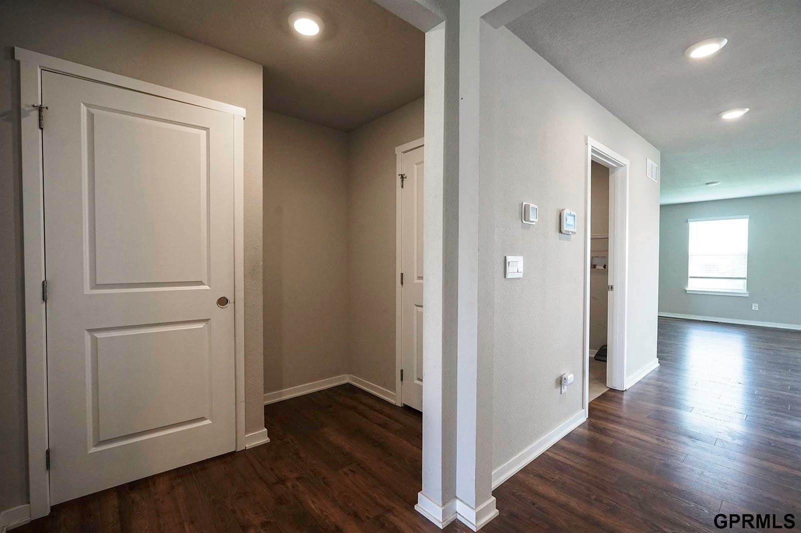 225 North 10th Avenue, Springfield, NE 68059