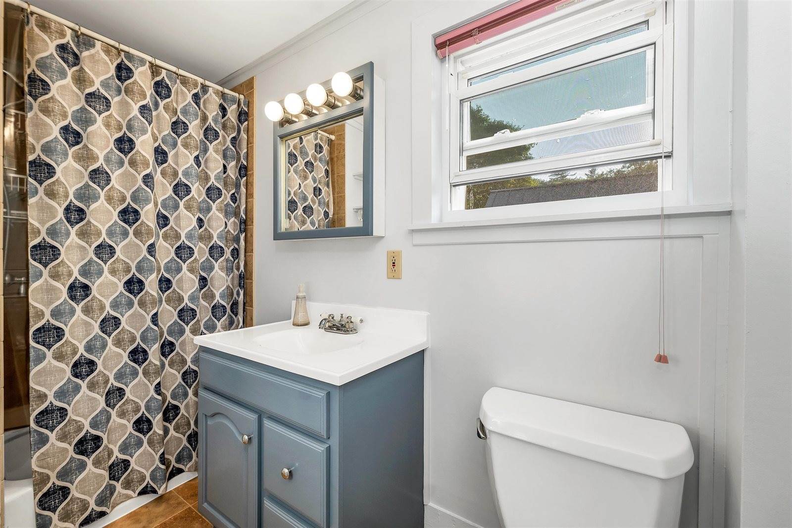 6 Davis Drive, Lebanon, NH 03766