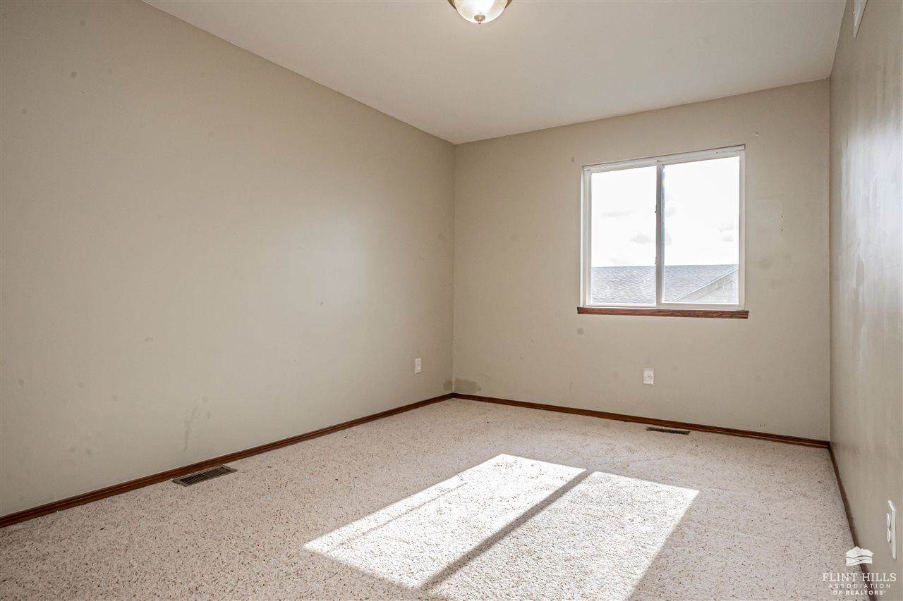 2117 Thompson Drive, Junction City, KS 66441