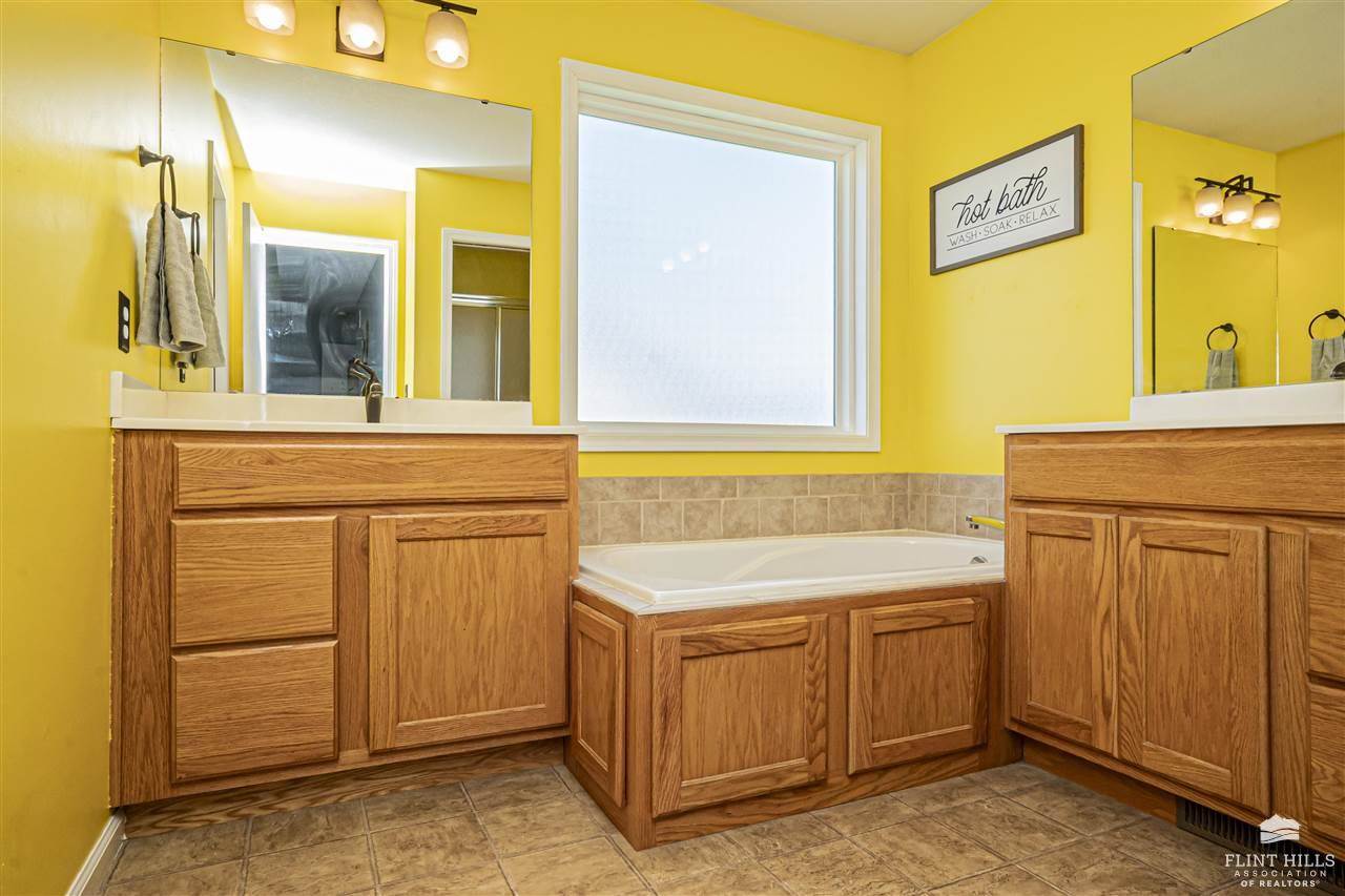 1512 Hickory Lane, Junction City, KS 66441