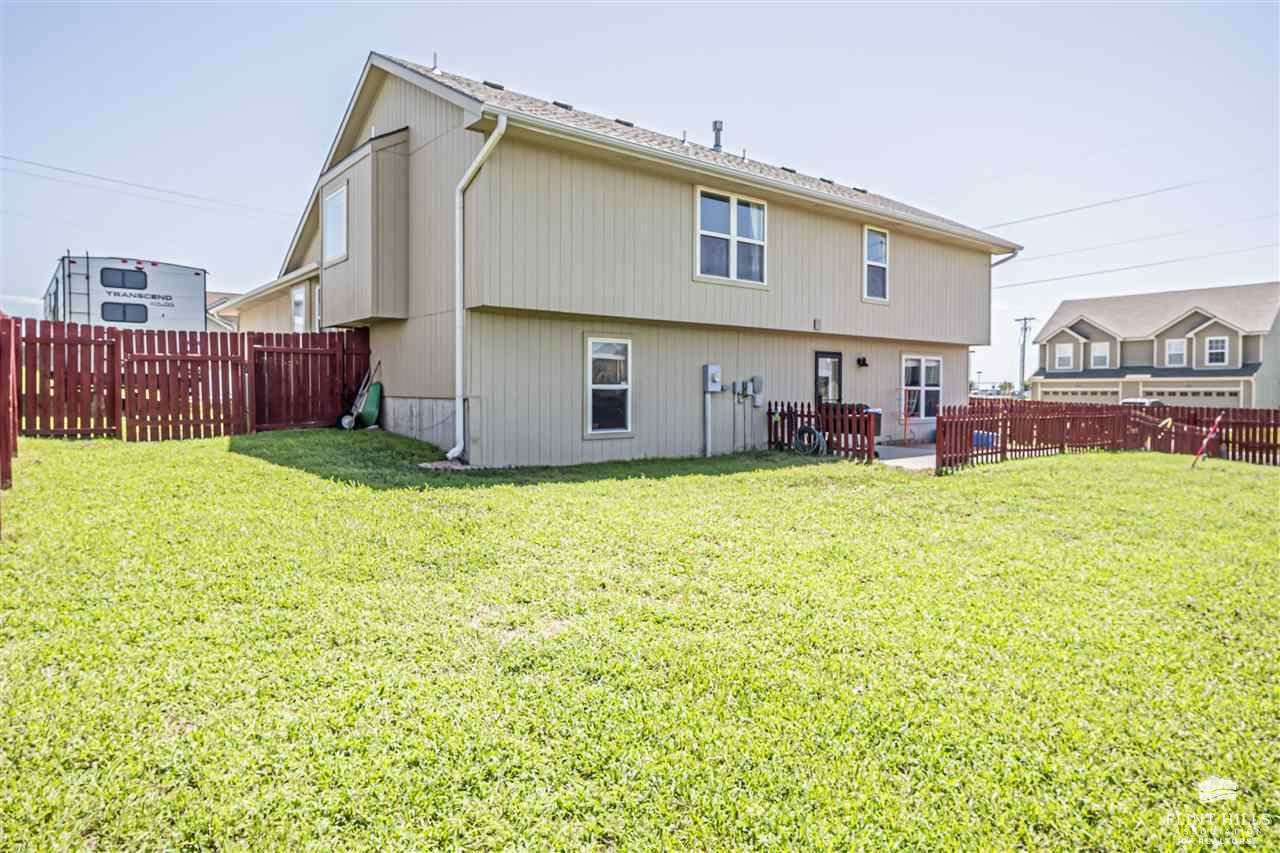 1512 Hickory Lane, Junction City, KS 66441