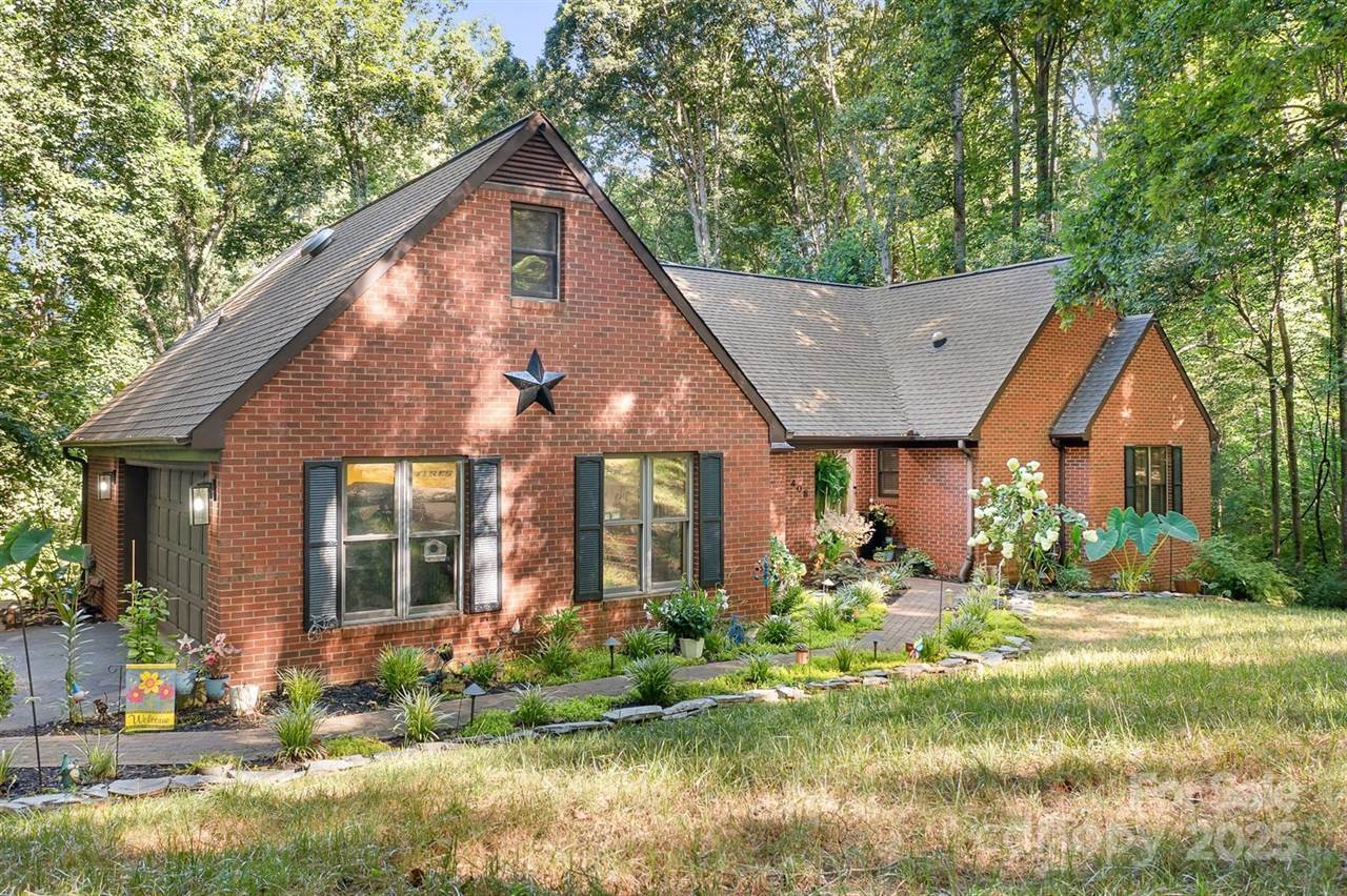 408 Florence Circle, Statesville, NC 28625