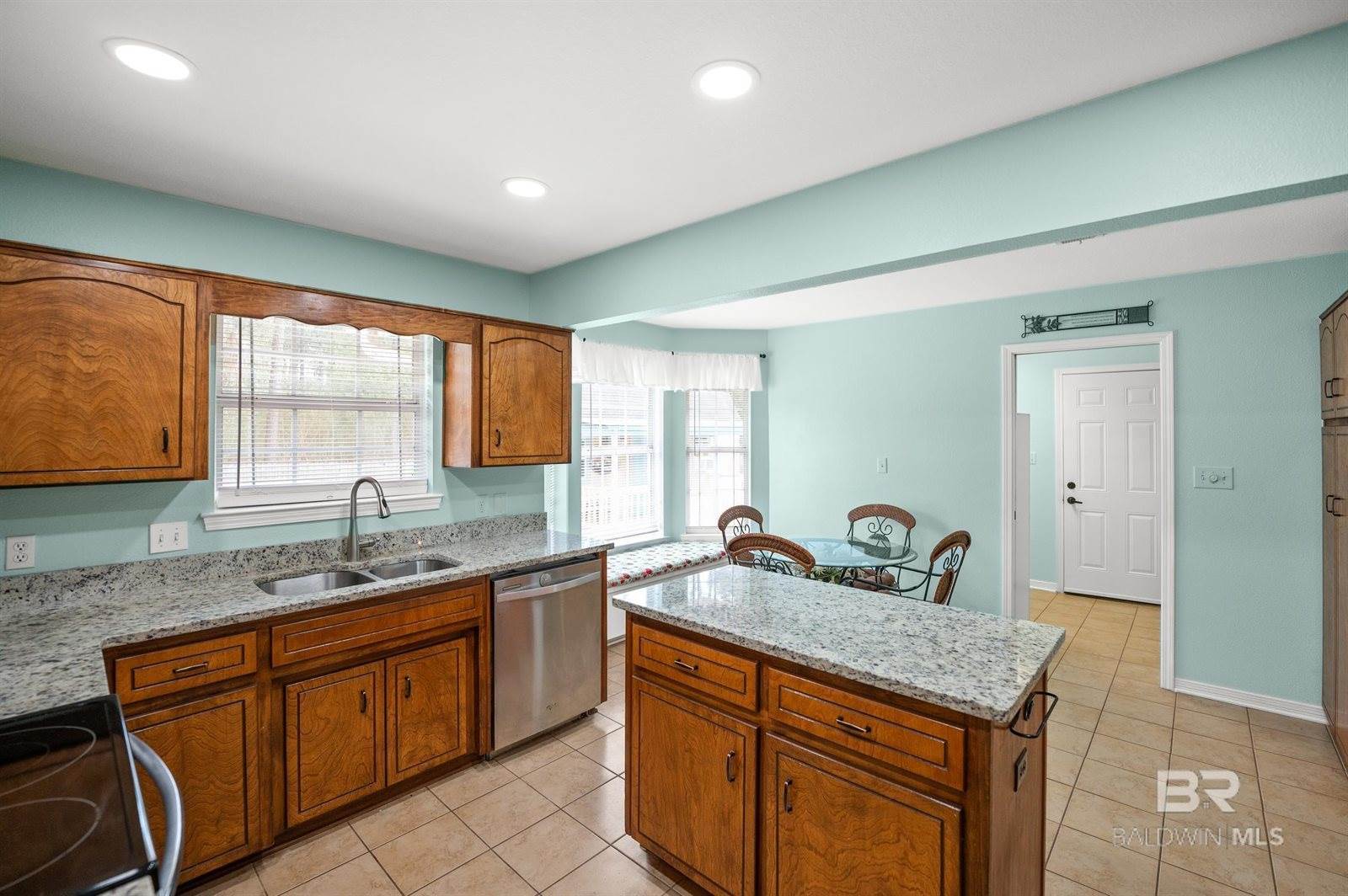 2553 Santa Rosa Drive, Lillian, AL 36549